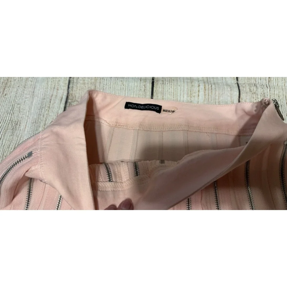 Hot & Delicious Pink High Waisted Zipper Skirt Sz M EXCELLENT Unique Gothic GT31